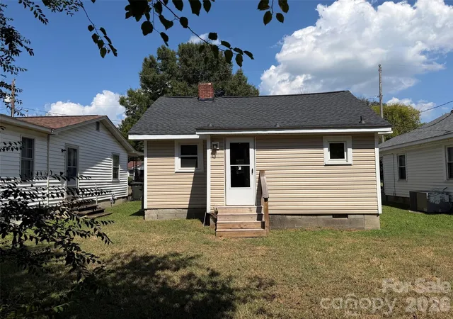 Photo 3 of Single family home for sale at 347 Baker St, Rock Hill, SC 29730 | MLS# 4424990 | Listing updated on 2026-09-16