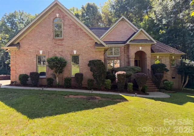 Photo 1 of Sale Pending at 143 Laurel Ridge Ct, Gastonia, NC 28056 | MLS# 4424996 | Listing updated on 2026-09-21