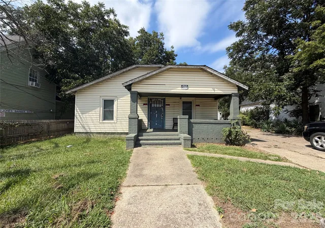 Photo 1 of Single family home for sale at 813 N Long St, Salisbury, NC 28144 | MLS# 4425002 | Listing updated on 2026-09-16