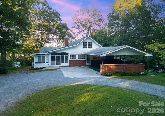 Photo 1 of Single family home for sale at 4392 Island Frd Rd, Brevard, NC 28712 | MLS# 4425014 | Listing updated on 2026-10-17