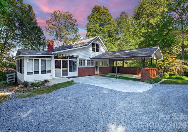 Photo 2 of Single family home for sale at 4392 Island Frd Rd, Brevard, NC 28712 | MLS# 4425014 | Listing updated on 2026-10-17