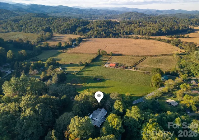 Photo 3 of Single family home for sale at 4392 Island Frd Rd, Brevard, NC 28712 | MLS# 4425014 | Listing updated on 2026-10-17