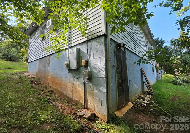 Photo 3 of Single family home for sale at 601 Hennessee St, Morganton, NC 28655 | MLS# 4425023 | Listing updated on 2026-09-16