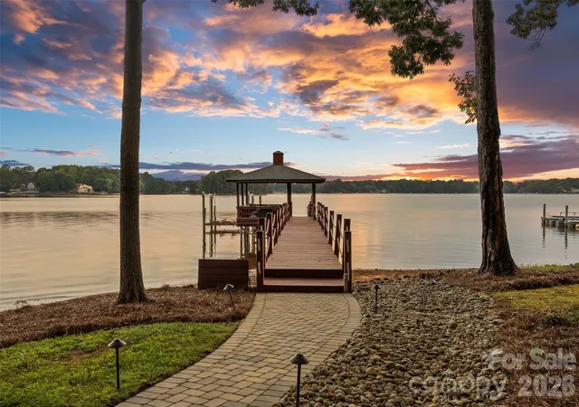 Photo 1 of Mansion for sale at 16109 N Point Rd, Huntersville, NC 28078 | MLS# 4425028 | Listing updated on 2026-09-27