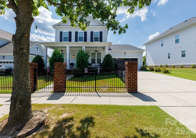 Photo 1 of Single family home for sale at 1522 Half Pint Loop, Fort Mill, SC 29708 | MLS# 4425037 | Listing updated on 2026-10-05