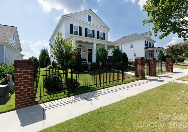Photo 2 of Single family home for sale at 1522 Half Pint Loop, Fort Mill, SC 29708 | MLS# 4425037 | Listing updated on 2026-10-05