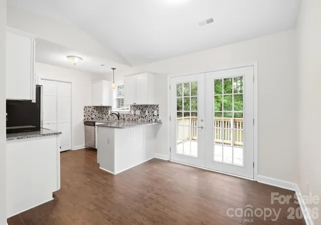 Photo 2 of Single family home for sale at 5075 Drake Pond Ln, Rock Hill, SC 29732 | MLS# 4425046 | Listing updated on 2026-09-25