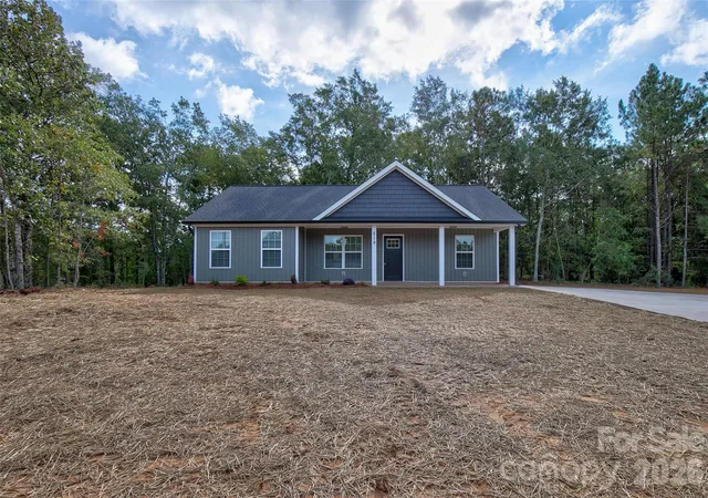 Photo 3 of Single family home for sale at 519 S 3rd Street, Mc Bee, SC 29101 | MLS# 4425050 | Listing updated on 2026-10-17