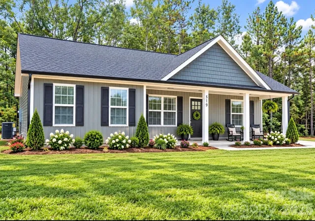 Photo 2 of Single family home for sale at 519 S 3rd Street, Mc Bee, SC 29101 | MLS# 4425050 | Listing updated on 2026-10-17