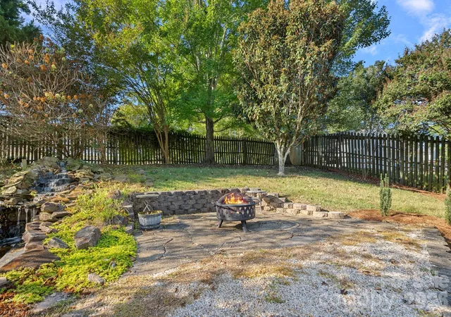 Photo 3 of Single family home for sale at 10327 Shady Rest Ln, Charlotte, NC 28214 | MLS# 4425051 | Listing updated on 2026-09-26