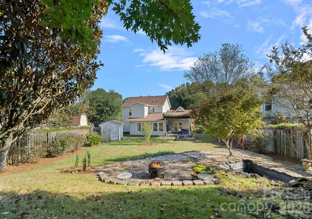 Photo 3 of Single family home for sale at 10327 Shady Rest Ln, Charlotte, NC 28214 | MLS# 4425051 | Listing updated on 2026-09-26