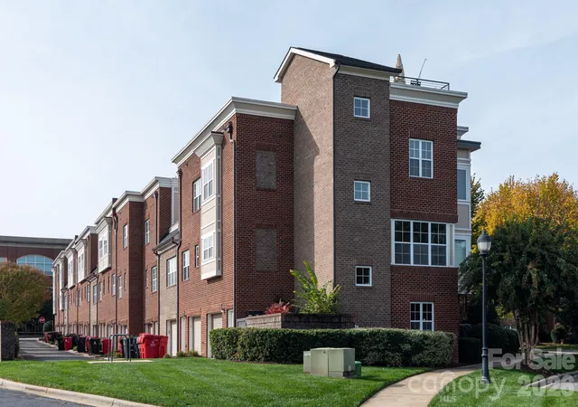 Photo 1 of Condo for sale at 246 Harbour Pl Dr, Davidson, NC 28036 | MLS# 4425066 | Listing updated on 2026-09-29