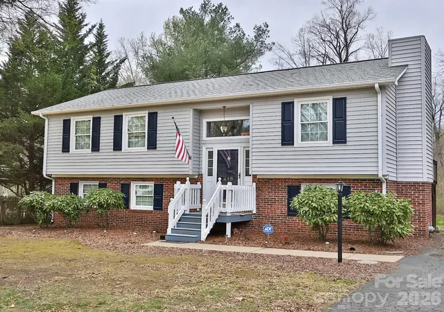 Photo 2 of Single family home for sale at 419 Cypress Dr, Reidsville, NC 27320 | MLS# 4425072 | Listing updated on 2026-10-02