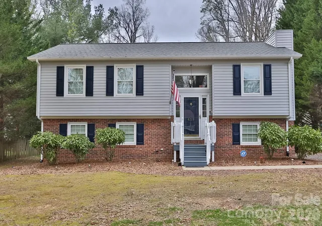 Photo 3 of Single family home for sale at 419 Cypress Dr, Reidsville, NC 27320 | MLS# 4425072 | Listing updated on 2026-10-02