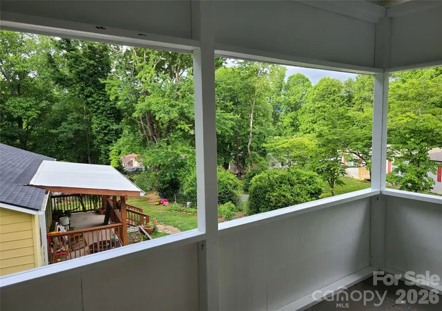 Photo 3 of House for sale at 822 Azalea Ave, Black Mountain, NC 28711 | MLS# 4425082 | Listing updated on 2026-10-27