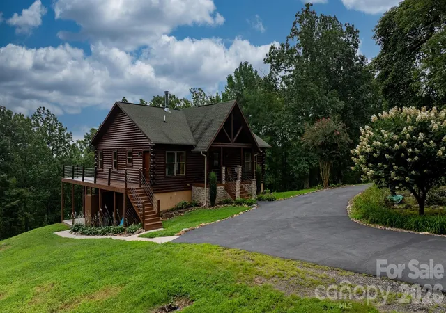 Photo 3 of Sale Pending at 422 Ridge Crk Dr, Taylorsville, NC 28681 | MLS# 4425088 | Listing updated on 2026-09-29