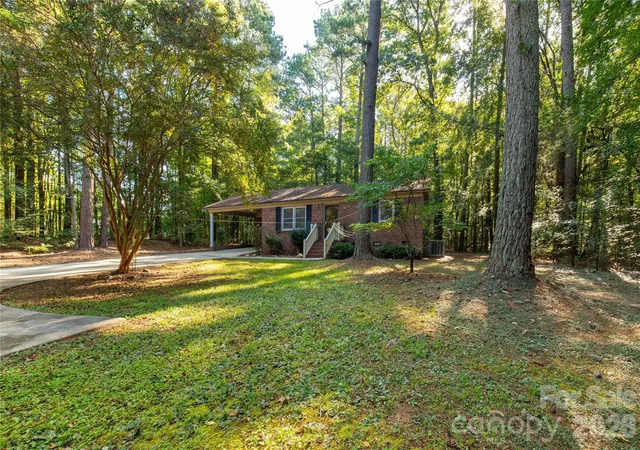 Photo 2 of Single family home for sale at 3055 University Dr, Lancaster, SC 29720 | MLS# 4425106 | Listing updated on 2026-09-30