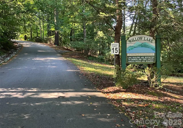 Photo 2 of Sale Pending at 12 Willow Park Ln, Hendersonville, NC 28739 | MLS# 4425117 | Listing updated on 2026-10-01