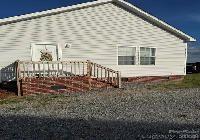 Photo 4 of Single family home for sale at 453 Ralph Dail Rd, Mount Olive, NC 28365 | MLS# 4425118 | Listing updated on 2026-09-22