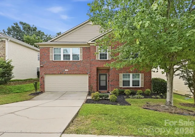 Photo 1 of Single family home for sale at 8318 Rockmoor Ridge Rd, Charlotte, NC 28215 | MLS# 4425119 | Listing updated on 2026-10-07