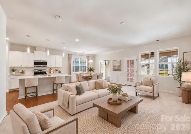 Photo 3 of Single family home for sale at 14204 Southbridge Forest Dr, Charlotte, NC 28273 | MLS# 4425142 | Listing updated on 2026-09-21