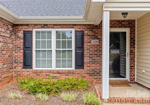 Photo 3 of Townhouse for sale at 106 Miller Pointe Way, Winston Salem, NC 27106 | MLS# 4425145 | Listing updated on 2026-09-17