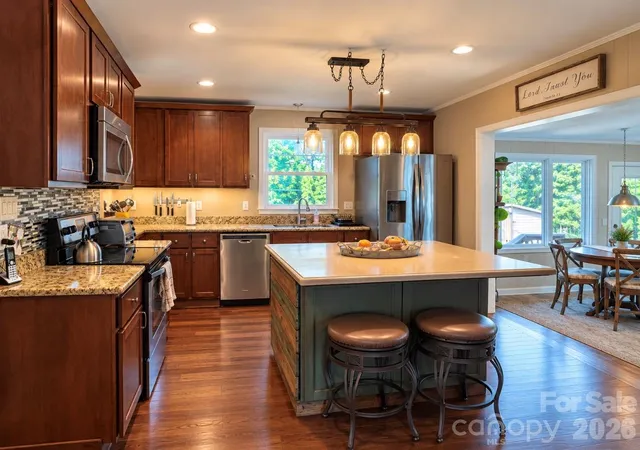 Photo 1 of Single family home for sale at 193 Bevis Ln, Statesville, NC 28677 | MLS# 4425147 | Listing updated on 2026-10-15