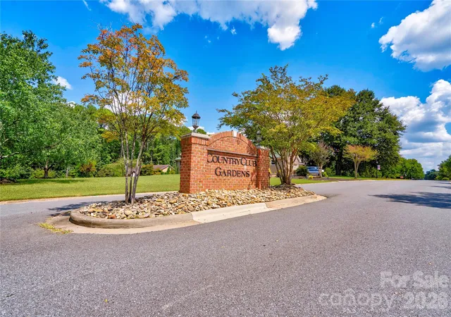 Photo 2 of Single family home for sale at 1808 Arbor Way Dr, Shelby, NC 28150 | MLS# 4425151 | Listing updated on 2026-09-17