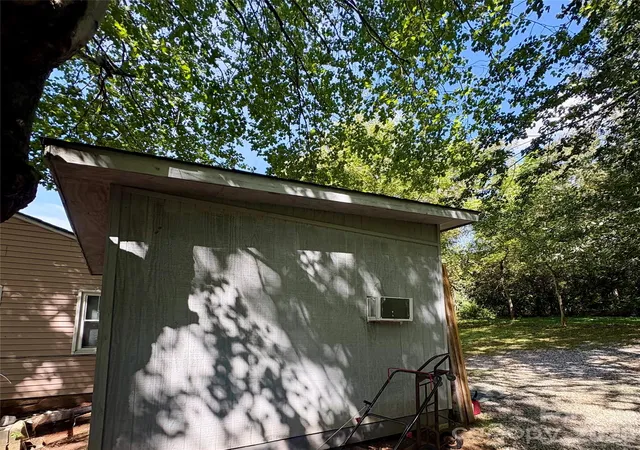 Photo 2 of Single family home for sale at 228 Westbrook St, Lenoir, NC 28645 | MLS# 4425152 | Listing updated on 2026-10-05