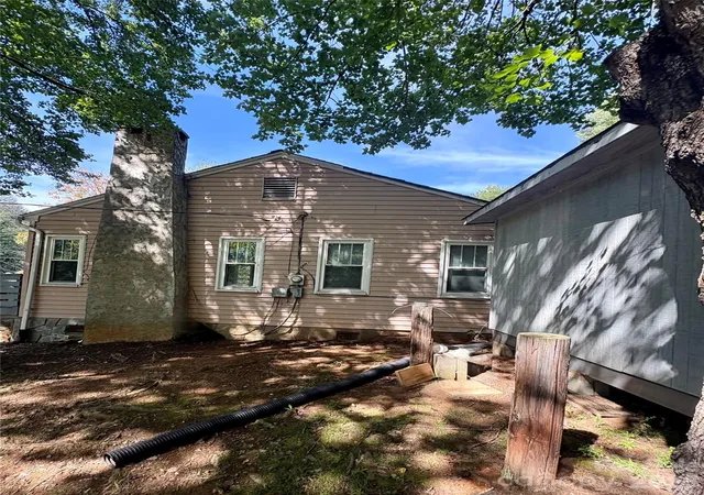 Photo 3 of Single family home for sale at 228 Westbrook St, Lenoir, NC 28645 | MLS# 4425152 | Listing updated on 2026-10-05