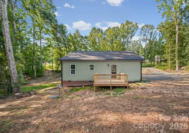 Photo 3 of Single family home for sale at 1635 Rollingwood Dr, Kannapolis, NC 28081 | MLS# 4425158 | Listing updated on 2026-10-08