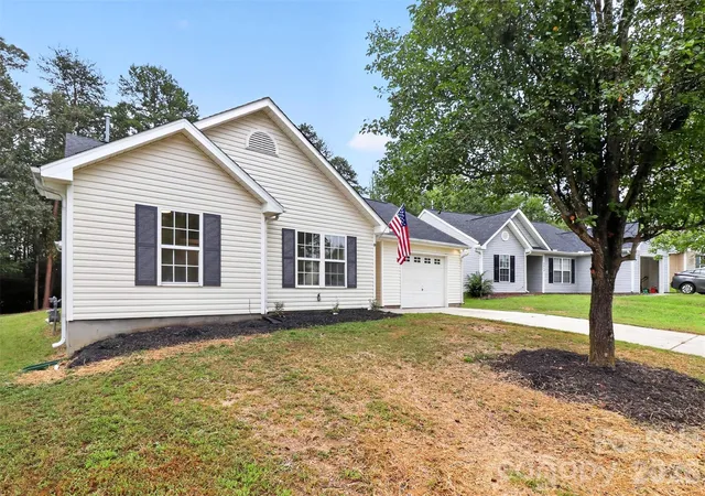 Photo 2 of Single family home for sale at 3024 Westwinds Ct, Charlotte, NC 28214 | MLS# 4425164 | Listing updated on 2026-09-28