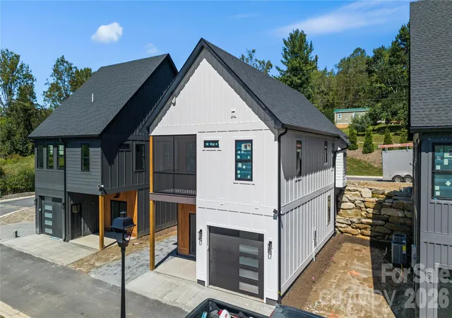 Photo 3 of Single family home for sale at 159 Martha Ave #2, Hendersonville, NC 28792 | MLS# 4425176 | Listing updated on 2026-10-09