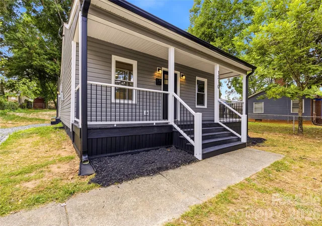 Photo 3 of Single family home for sale at 1310 Marne St, Winston Salem, NC 27107 | MLS# 4425182 | Listing updated on 2026-10-02