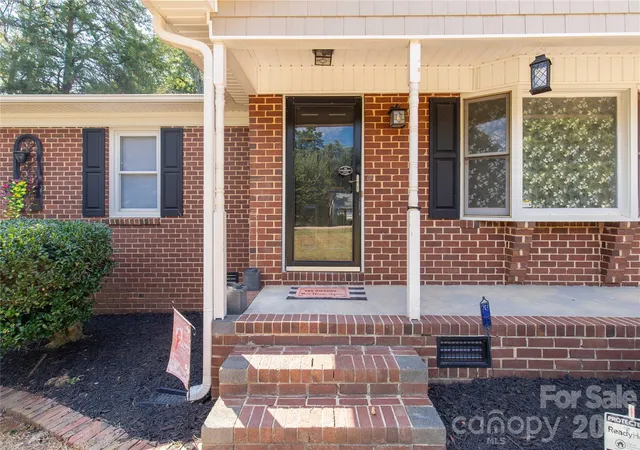 Photo 2 of Single family home for sale at 2018 Nations Frd Rd, Rock Hill, SC 29730 | MLS# 4425190 | Listing updated on 2026-09-28