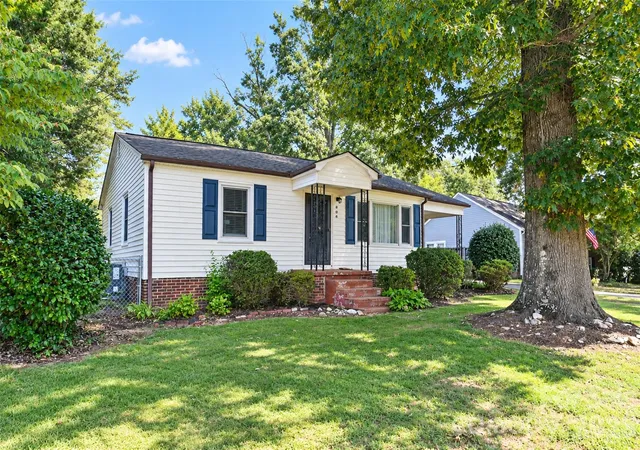 Photo 1 of Single family home for sale at 806 Applewood St, Kannapolis, NC 28081 | MLS# 4425191 | Listing updated on 2026-09-20