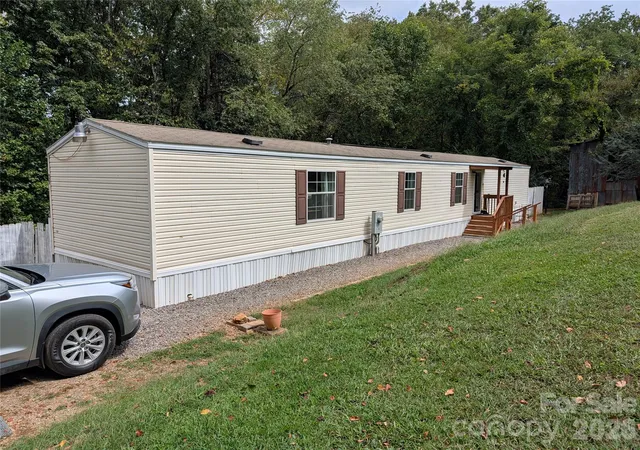 Photo 1 of Single family home for sale at 29 Herschel King Dr, Candler, NC 28715 | MLS# 4425195 | Listing updated on 2026-09-30
