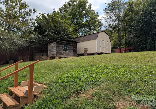 Photo 2 of Single family home for sale at 29 Herschel King Dr, Candler, NC 28715 | MLS# 4425195 | Listing updated on 2026-09-30