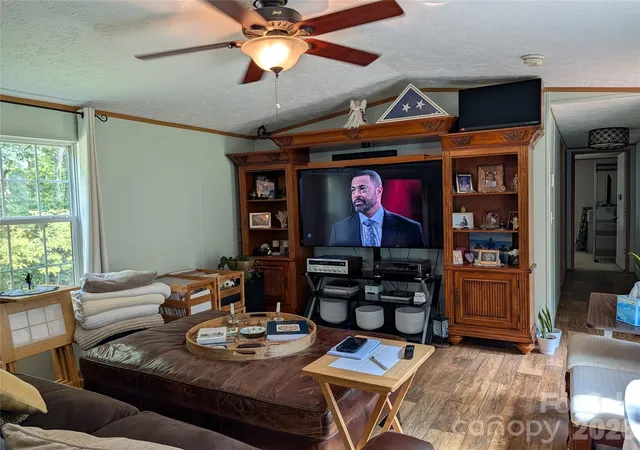 Photo 3 of Single family home for sale at 29 Herschel King Dr, Candler, NC 28715 | MLS# 4425195 | Listing updated on 2026-09-30