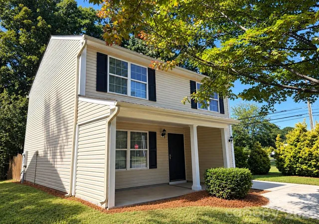 Photo 2 of Single family home for sale at 4639 Trillium Flds Dr, Charlotte, NC 28269 | MLS# 4425197 | Listing updated on 2026-09-24