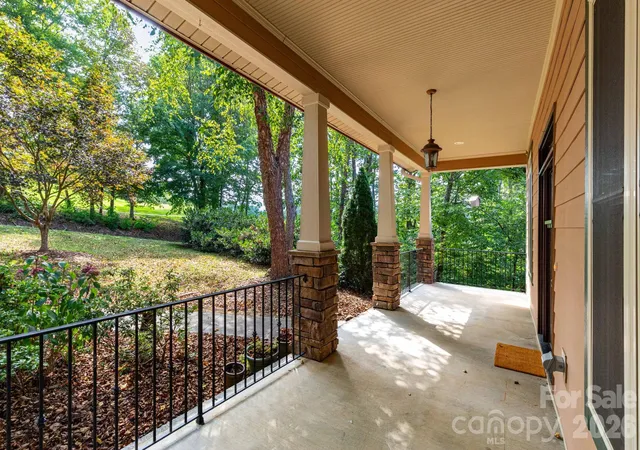 Photo 3 of Single family home for sale at 5 Meadowbrook Ln, Weaverville, NC 28787 | MLS# 4425213 | Listing updated on 2026-09-17