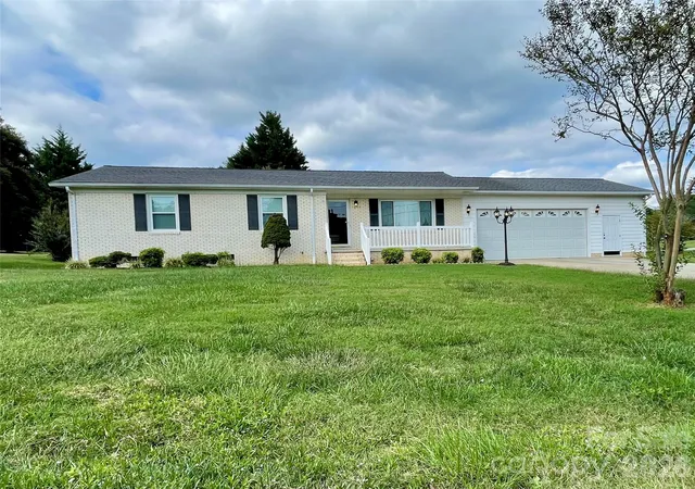 Photo 3 of Single family home for sale at 5708 Danville Dr, Kannapolis, NC 28081 | MLS# 4425214 | Listing updated on 2026-10-02
