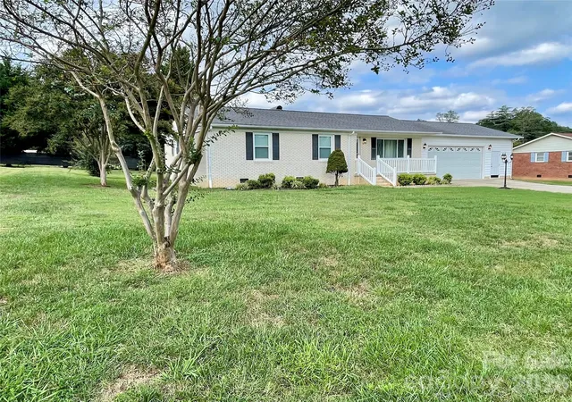 Photo 4 of Single family home for sale at 5708 Danville Dr, Kannapolis, NC 28081 | MLS# 4425214 | Listing updated on 2026-10-02