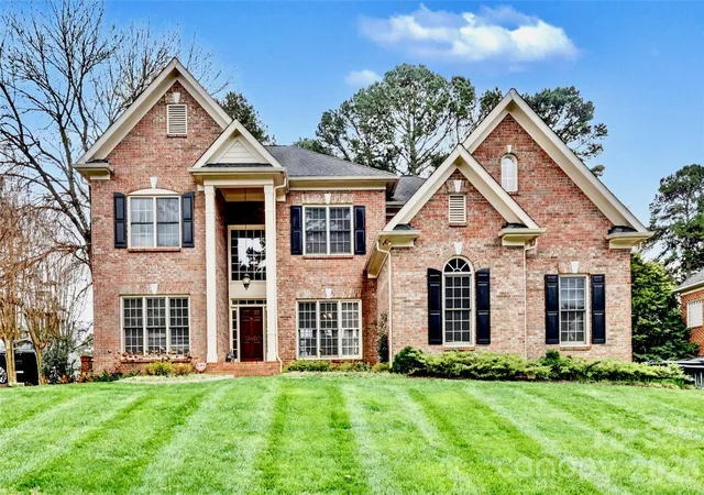 Photo 1 of Single family home for sale at 16032 Covington Point Ln, Huntersville, NC 28078 | MLS# 4425218 | Listing updated on 2026-09-25