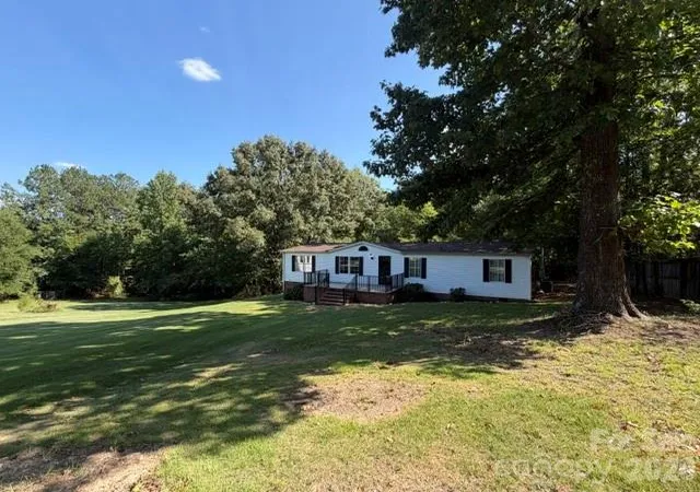 Photo 2 of Single family home for sale at 321 Onvil Rd, Mount Gilead, NC 27306 | MLS# 4425219 | Listing updated on 2026-09-17