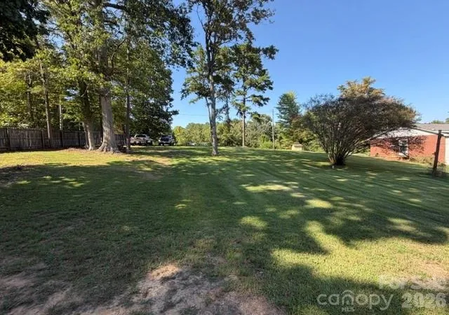 Photo 3 of Single family home for sale at 321 Onvil Rd, Mount Gilead, NC 27306 | MLS# 4425219 | Listing updated on 2026-09-17
