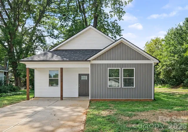 Photo 1 of Single family home for sale at 113 W Spencer St, East Spencer, NC 28039 | MLS# 4425223 | Listing updated on 2026-09-26