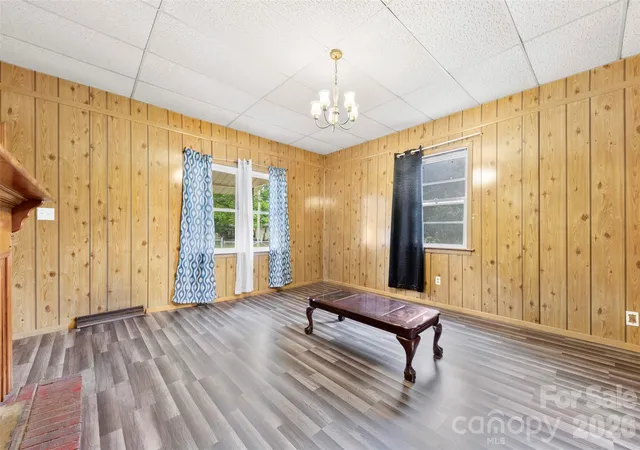 Photo 4 of Single family home for sale at 217 S Highland St, Gastonia, NC 28052 | MLS# 4425231 | Listing updated on 2026-10-02