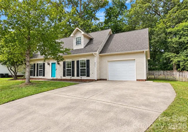 Photo 3 of Single family home for sale at 4075 Zebulon Ave SW, Concord, NC 28027 | MLS# 4425234 | Listing updated on 2026-10-08