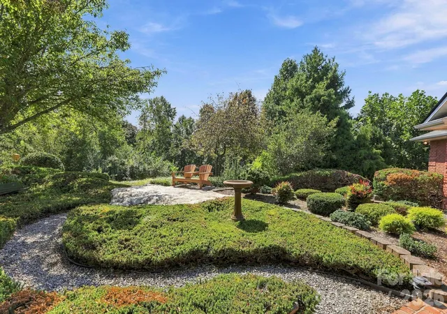 Photo 4 of Single family home for sale at 244 Mountain Valley Dr, Hendersonville, NC 28739 | MLS# 4425255 | Listing updated on 2026-09-28
